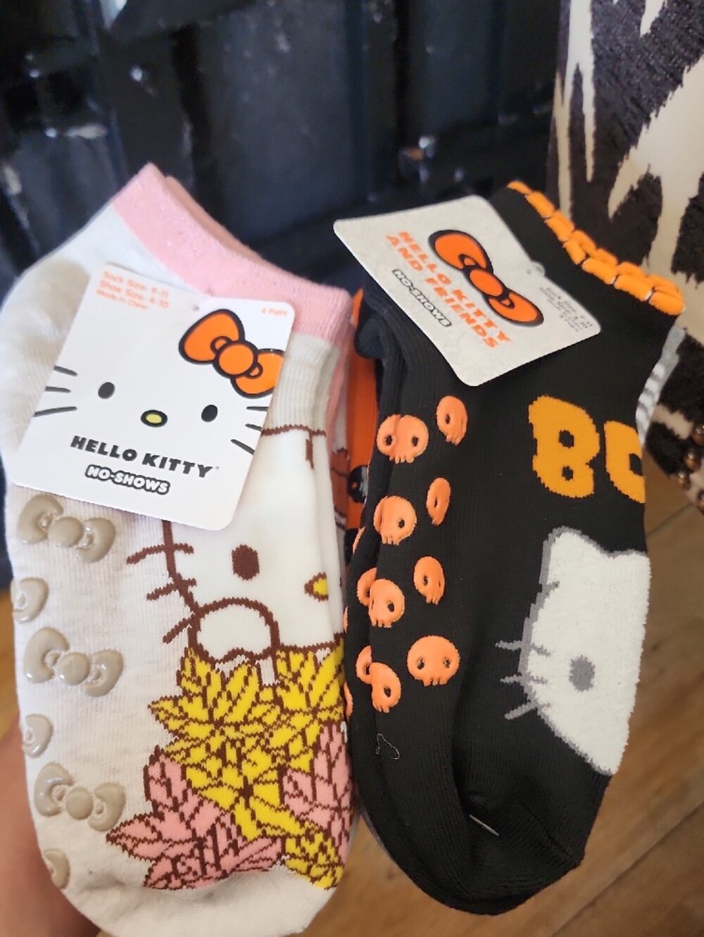Hello Kitty Pink and Orange Girls' No-Show Socks - 8 Pack - Picture 6 of 6
